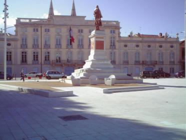 Place de l'Hôtel de Ville, Mâcon (71)