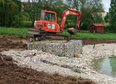 Habillage en gabion du local de filtration